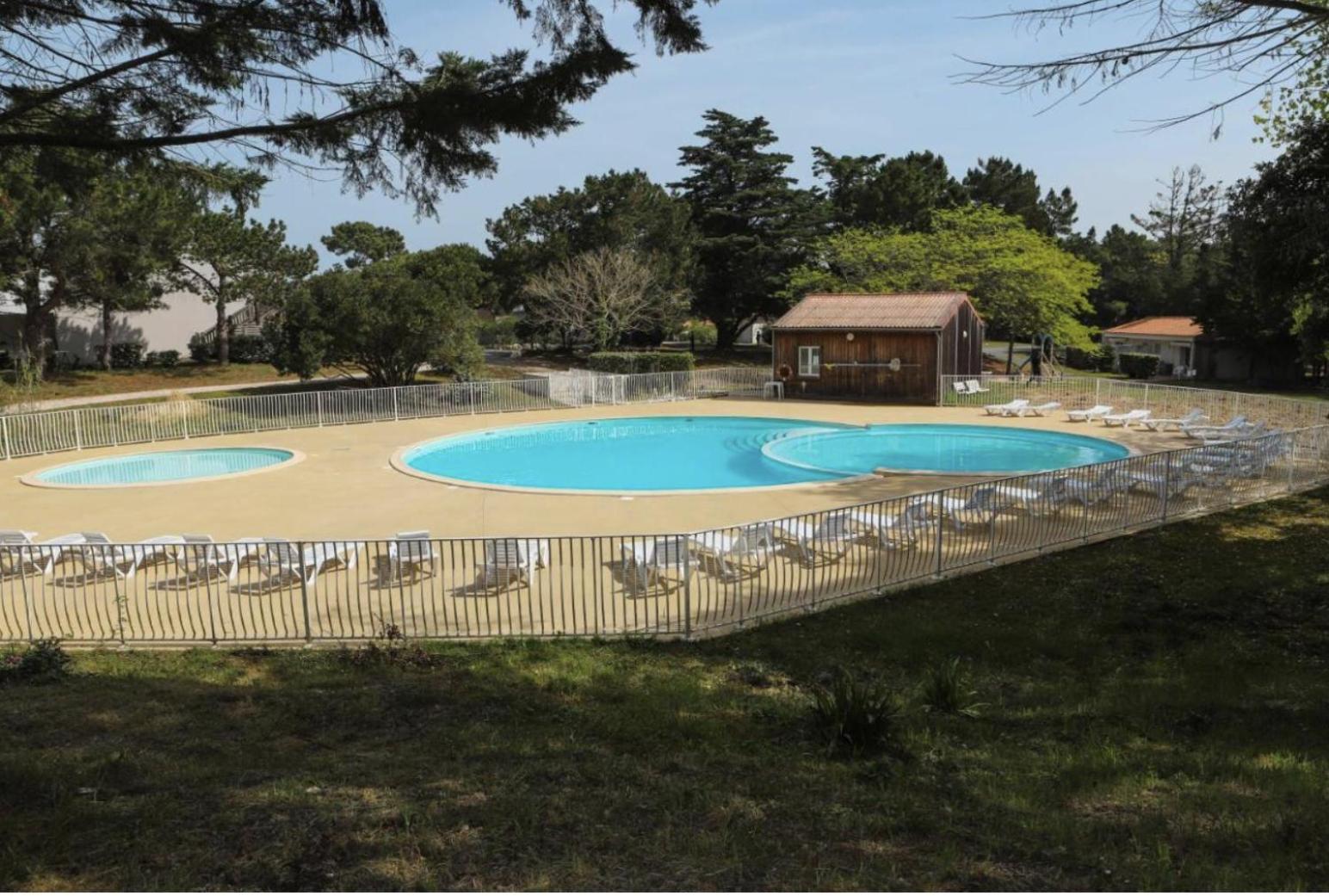 Maisonnette La Coti H5 Avec Piscine Interieure Chauffee, A 400 M De La Plage Et Menage De Fin Sejour Compris Saint-Georges-d'Oleron Εξωτερικό φωτογραφία
